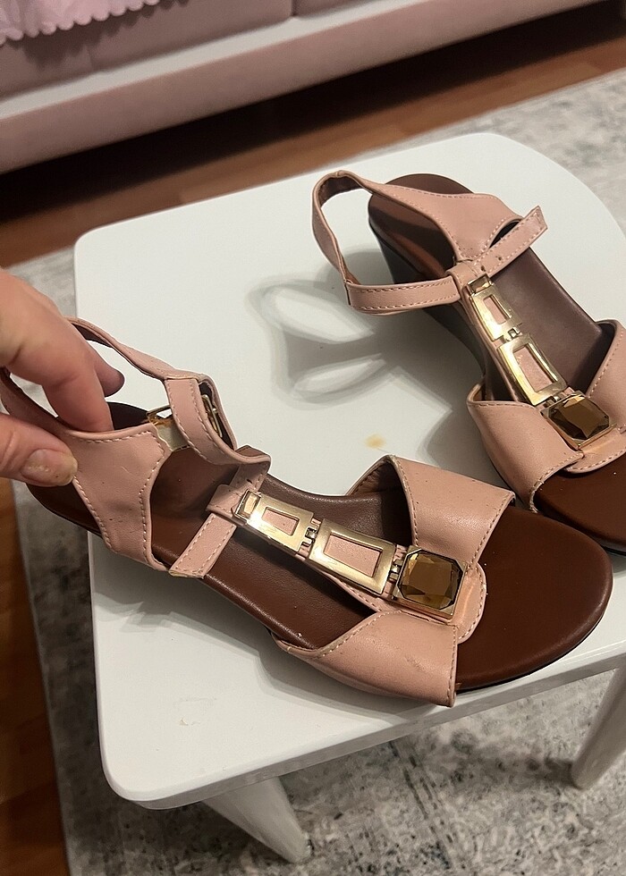 Çocuk hafif topuklu ayakkabı - Görsel 4