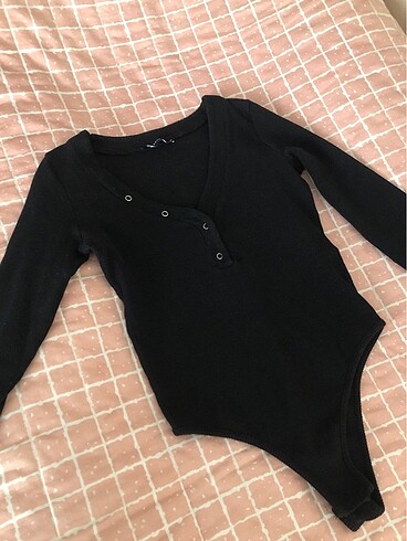 Trendyolmilla çıtçıtlı body