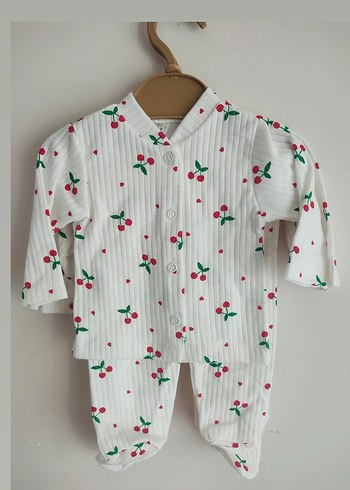 Düğmeli Beyaz Kız Bebek Uzun Kollu Kalp Desenli Takım - Görsel 3