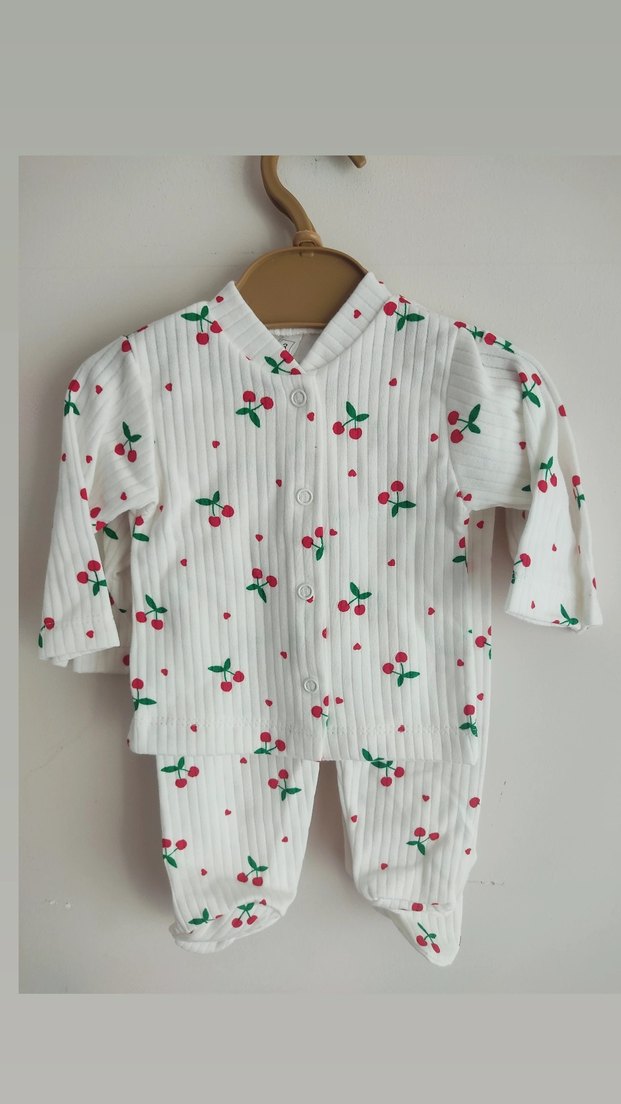 Düğmeli Beyaz Kız Bebek Uzun Kollu Kalp Desenli Takım - Görsel 3