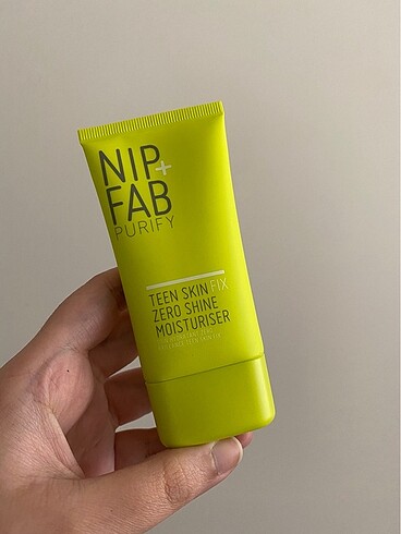 Diğer Nip + Fab Teen Skin Fix Nemlendirici Krem