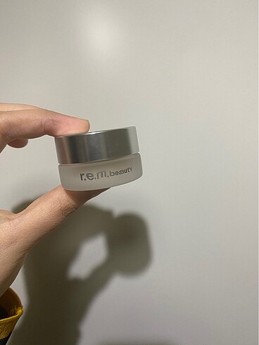 Diğer REM Beauty Concealer 9N