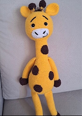 Amigurumi zürafa oyuncağı yeni örüldü.