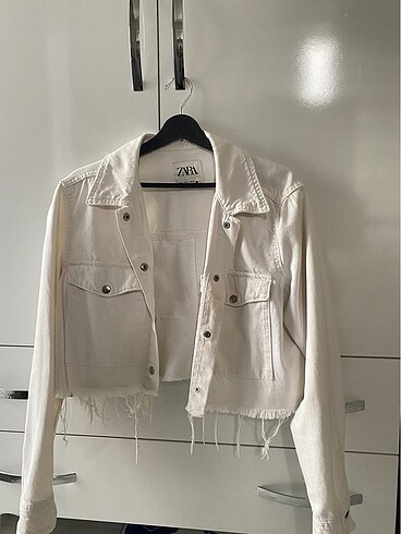 Zara Beyaz Crop Kot Ceket