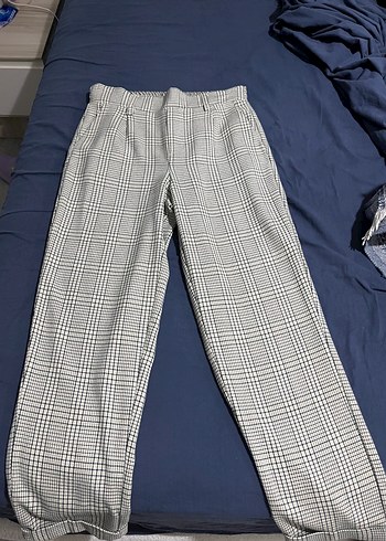 Gri Pilili Regular Fit Kumaş Pantolon