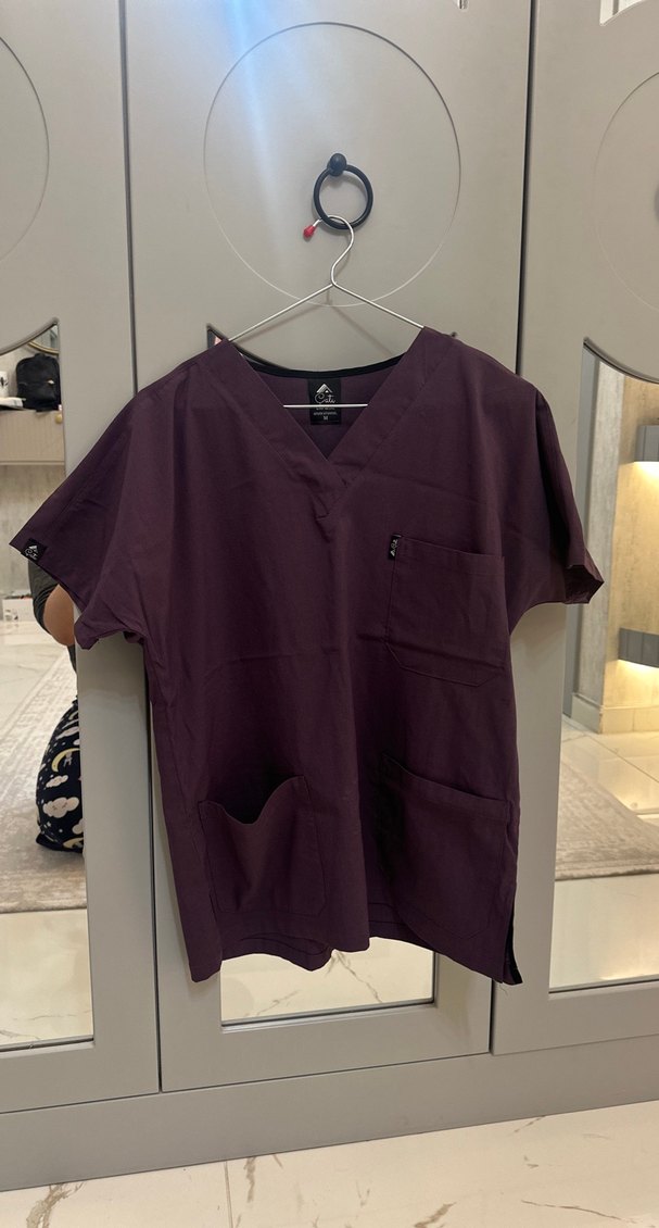 Mor V Yaka Hemşire/Doktor Scrubs Forma Önlük - Görsel 2