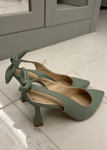 Su Yeşili Fiyonklu Bej Stiletto Kadın Topuklu Ayakkabı - Görsel 4