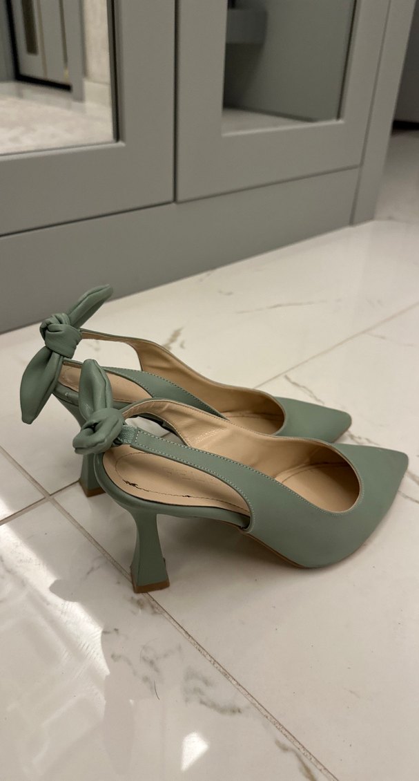 Su Yeşili Fiyonklu Bej Stiletto Kadın Topuklu Ayakkabı - Görsel 4