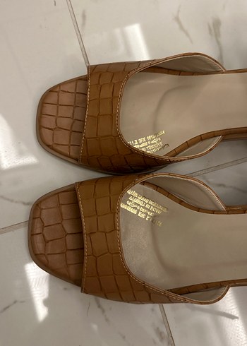POLARİS Kahverengi Deri Tokalı Topuklu Sandalet - Görsel 5