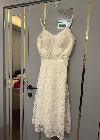 Beyaz Dantelli Güpürlü Nikah-Mezuniyet Midi Elbise V Yakalı - Görsel 2