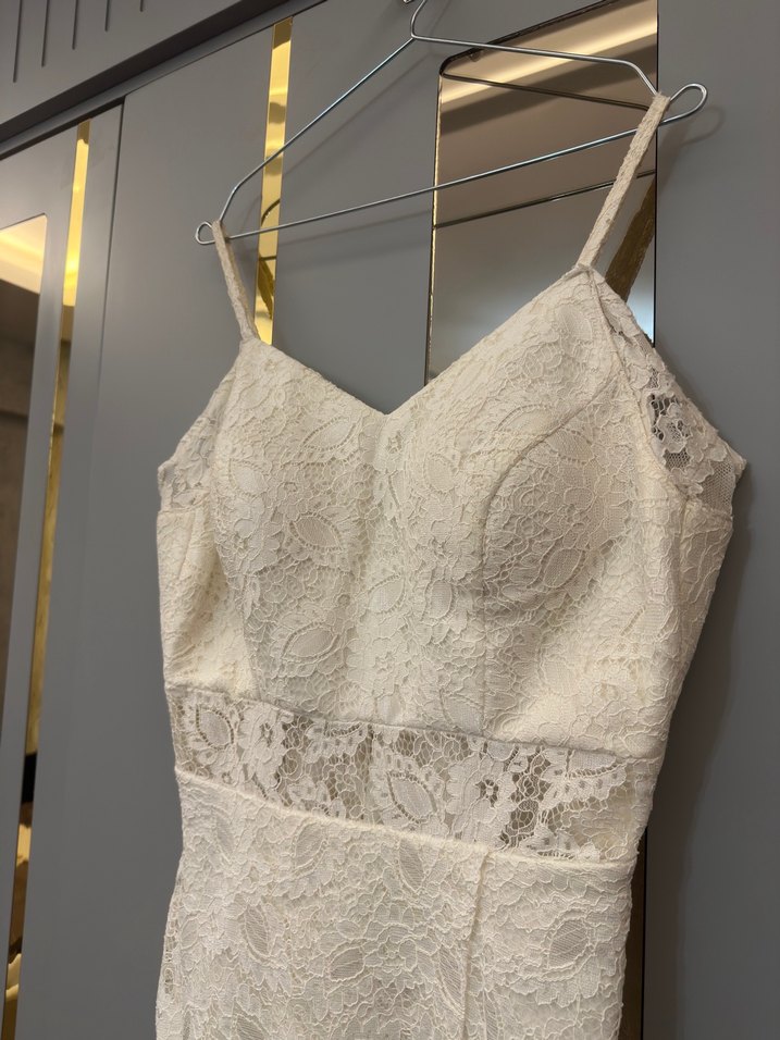 Beyaz Dantelli Güpürlü Nikah-Mezuniyet Midi Elbise V Yakalı - Görsel 5