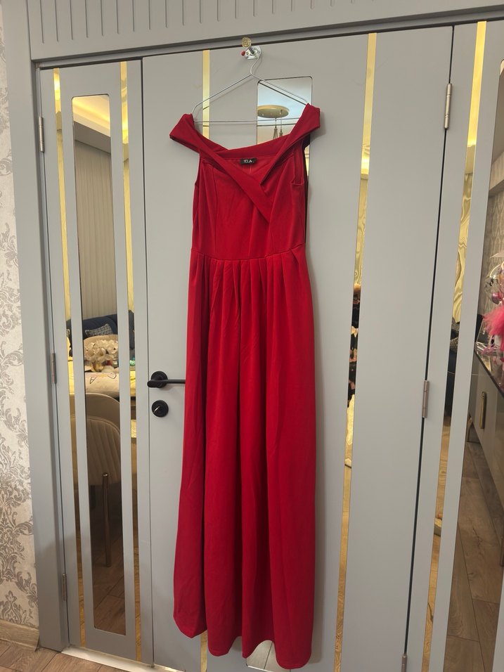 ETİKETLİ Kırmızı Krep Kumaş Omuz Detaylı Yırtmaçlı Uzun Abiye - Görsel 3