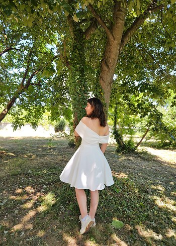 Beyaz Uzun Mezuniyet Elbisesi - Görsel 4