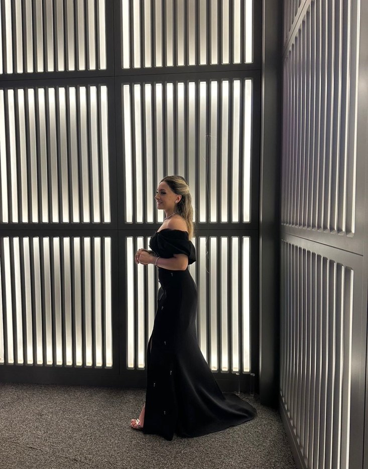 Uzun Siyah Straplez Gece Elbisesi - Görsel 2