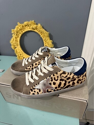 Golden goose sneakers superstar