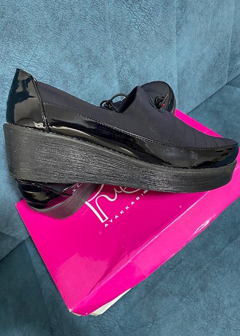 Kadın Siyah Lastik Platform Topuklu Klasik Ayakkabı - Görsel 3