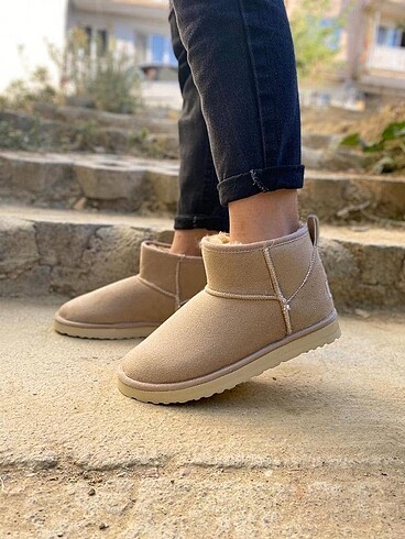 Ugg UGG bot