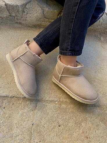 38 Beden UGG bot