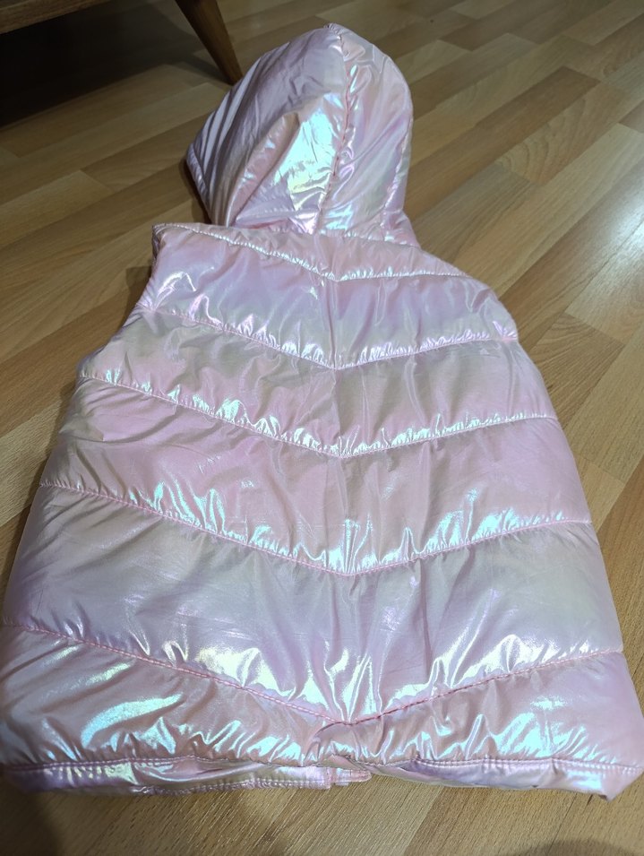 LCw Kız Çocuk Parlak Pembe Kapüşonlu Şişme Yelek - Görsel 3