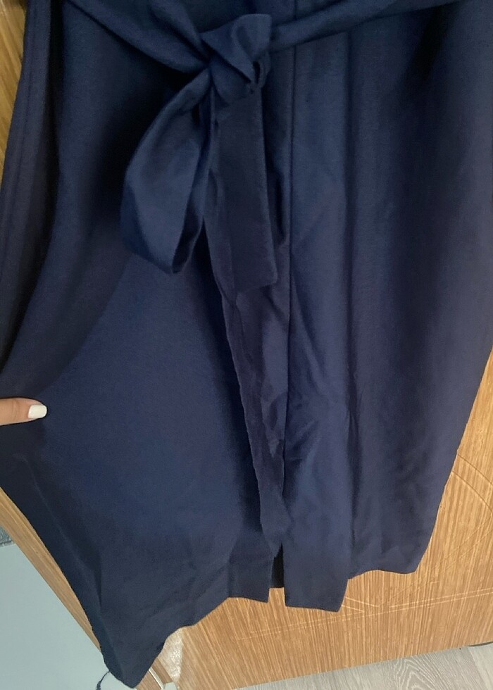 Lacivert v yaka önü yırtmaçlı elbise - Görsel 4