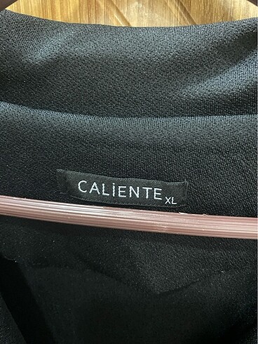 Kısa kollu kemerli siyah elbise - Görsel 3