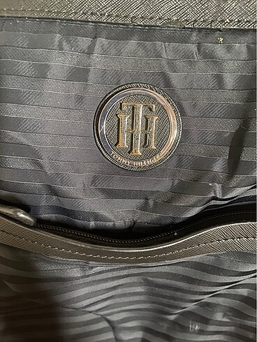 Beden Tommy Hilfiger el çantası