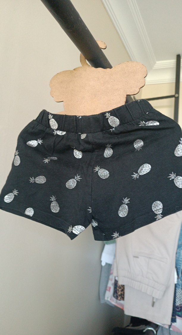 Kız Çocuk Ananas Desenli Koyu siyah şort - Görsel 2
