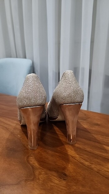 37 Beden Simli Bronz Topuklu Ayakkabı