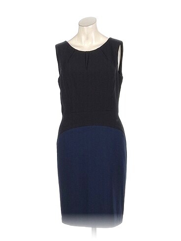 BCBG Maxazria Kısa Elbise %70 İndirimli.