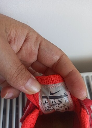 25 Beden Nike erkek çocuk spor ayakkabı