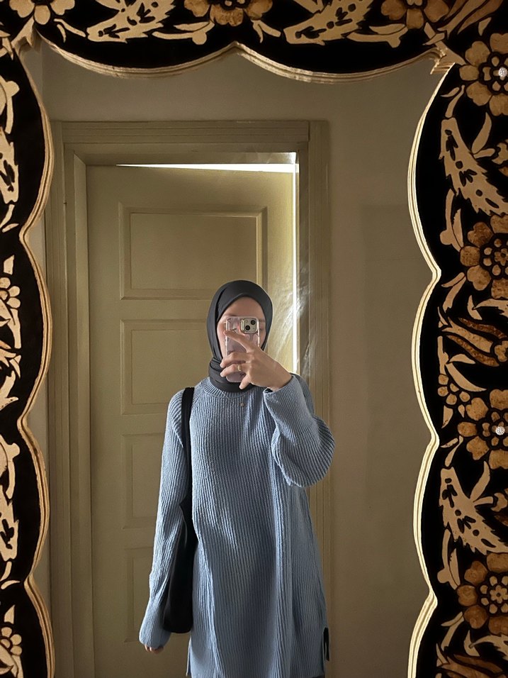 Mavi Yüksek Yakalı Salaş Midi Triko Kazak - Görsel 2