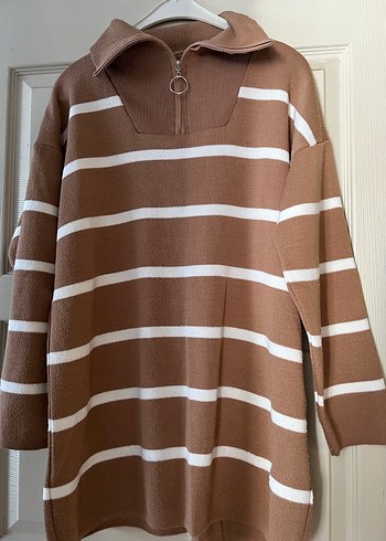 Kahverengi Çizgili Yüksek Yakalı Kadın Kazak - Görsel 2