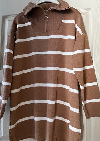 Kahverengi Çizgili Yüksek Yakalı Kadın Kazak - Görsel 3