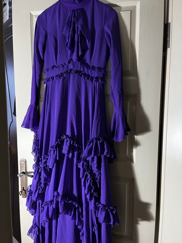 Mor Uzun Kollu Fırfırlı Gotik Elbise - Görsel 4