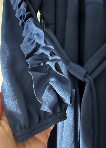 Uzun Lacivert Fırfırlı Kadın Elbise - Görsel 3