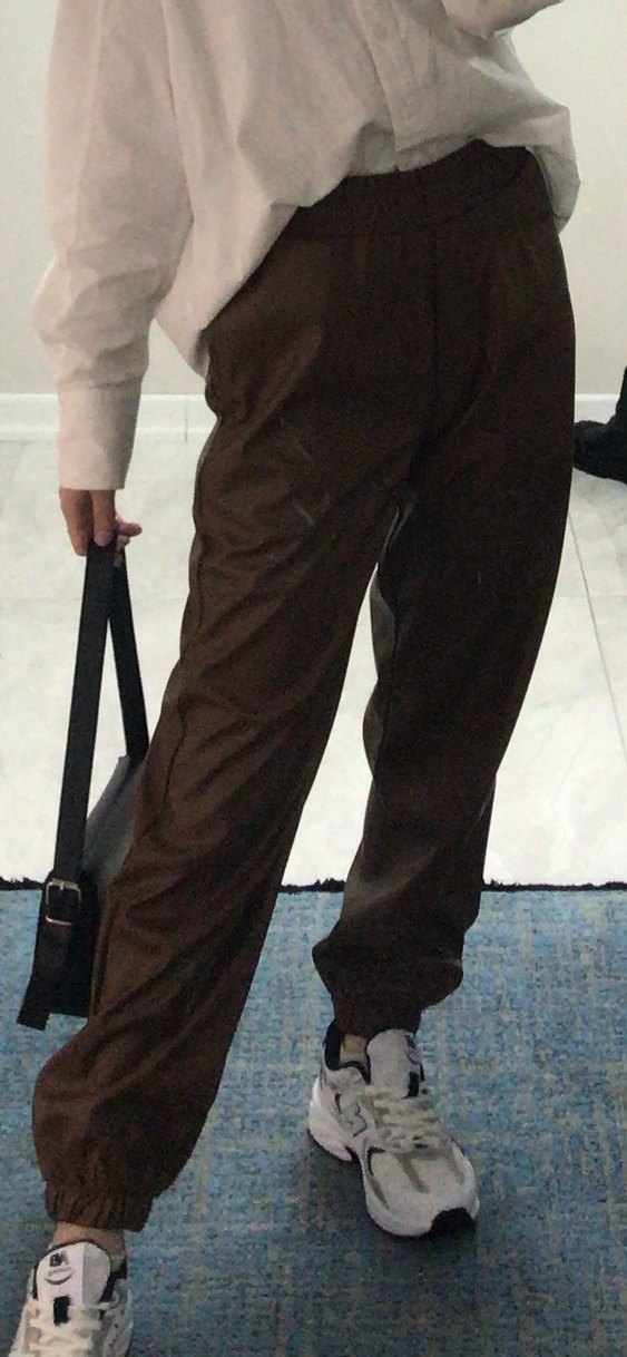 Kahverengi Deri Bol Kesim Pantolon - Görsel 2