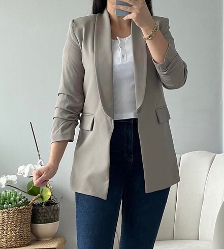 Kolları büzgülü blazer ceket