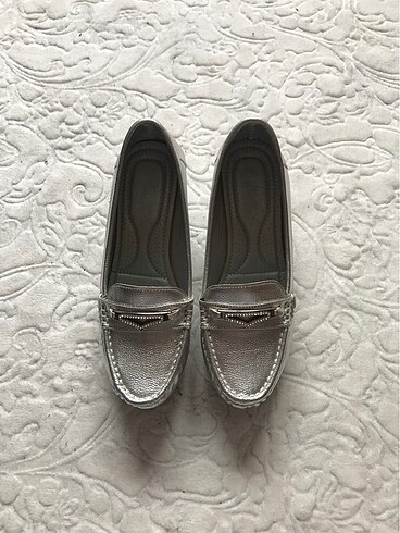 38 Beden Gümüş Renk Taşlı Dolgu Topuk Ayakkabı