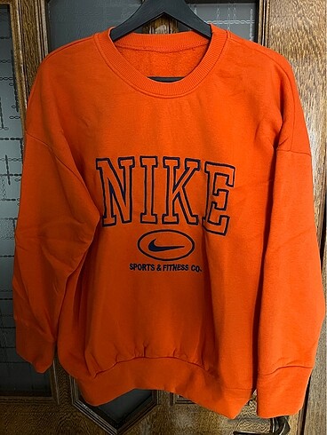 NIKE OVERSIZED SWEATSHIRT