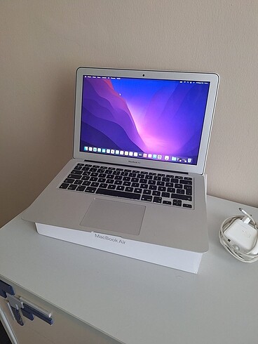 TEMİZ MACBOOK AIR EARLY 2015 13 inç