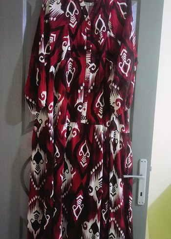 Bordo Piliseli Uzun V Yaka Kadın Elbise