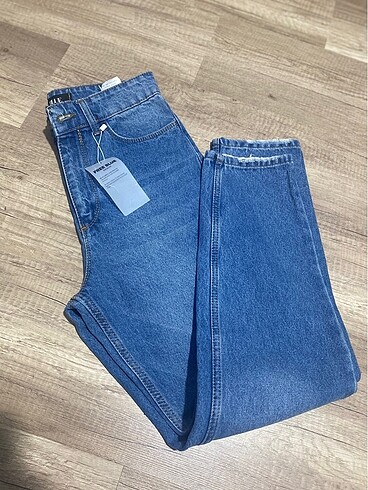 Mom Jean