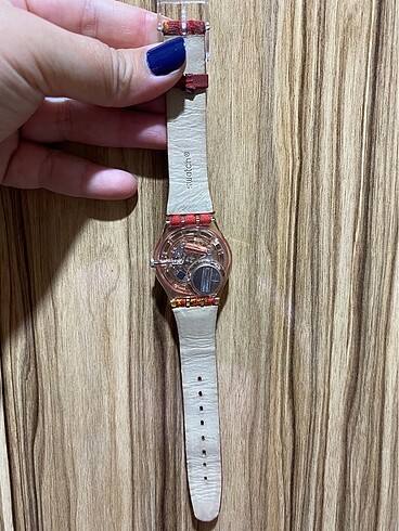  Beden kırmızı Renk Swatch kol saati