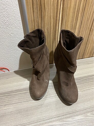 36,5 Beden kahverengi Renk Ninewest orjinal