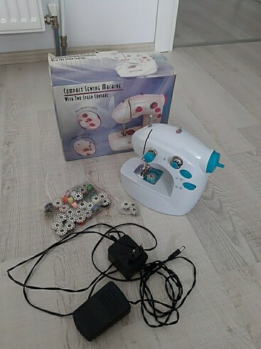 Mini dikiş makinesi