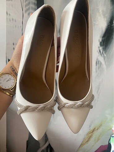 37 Beden Stiletto