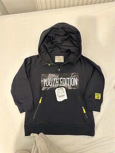 Zara sweatshirt