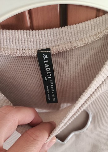Trendyol & Milla Kalp Detaylı Bej Kısa Kollu Triko Crop