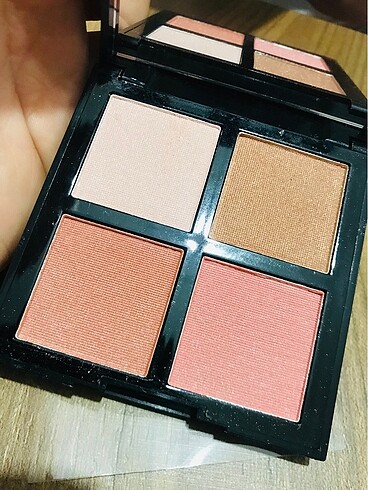 Beden HUDABEAUTY ALLIK & AYDINLATICI
