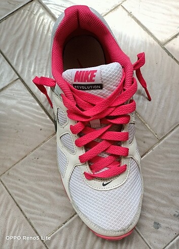 Nike spor ayakkabi